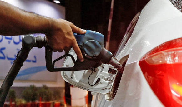 Why Pakistani Pump Prices Won't Fall Even as Oil Does